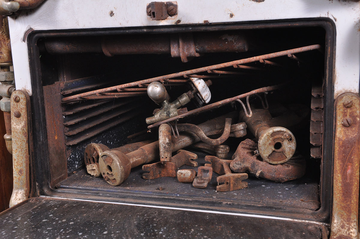Antique "Quick Meal" Cast Iron Enamel Gas Stove by American Stove Company EBTH