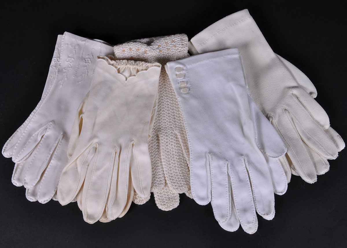 ladies white gloves wrist length