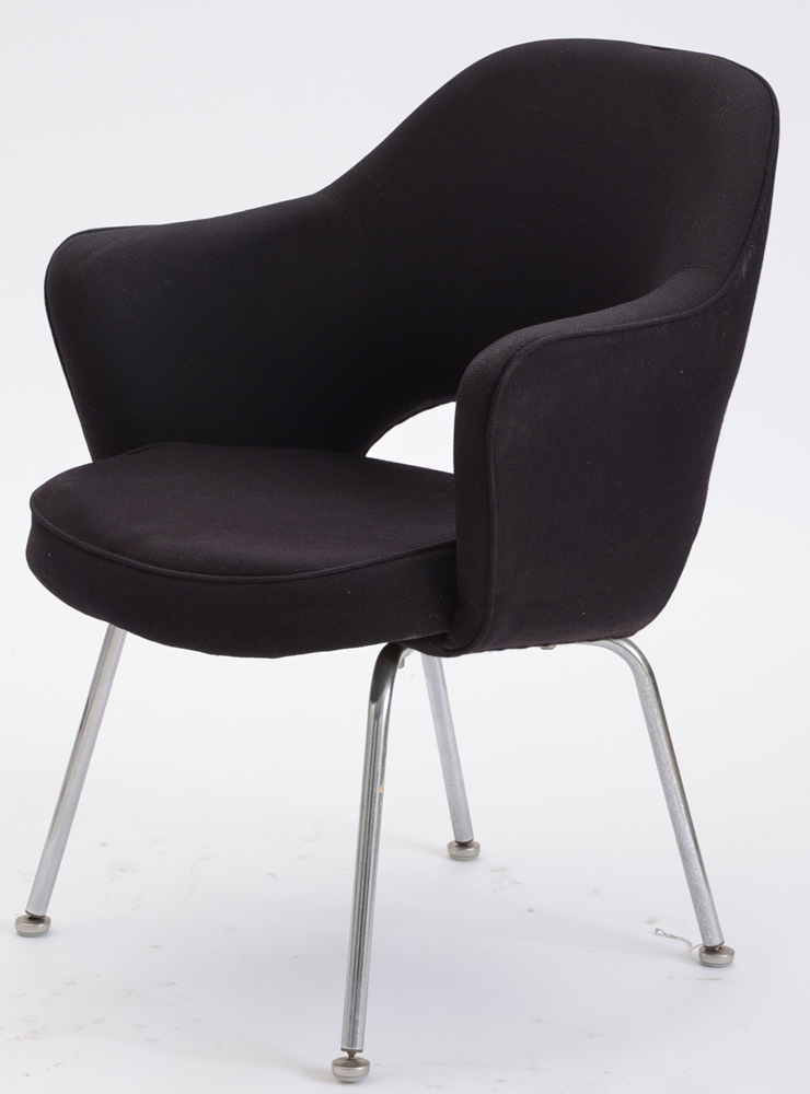 Pair of Vintage Eero Saarinen Executive Chairs, by Knoll EBTH