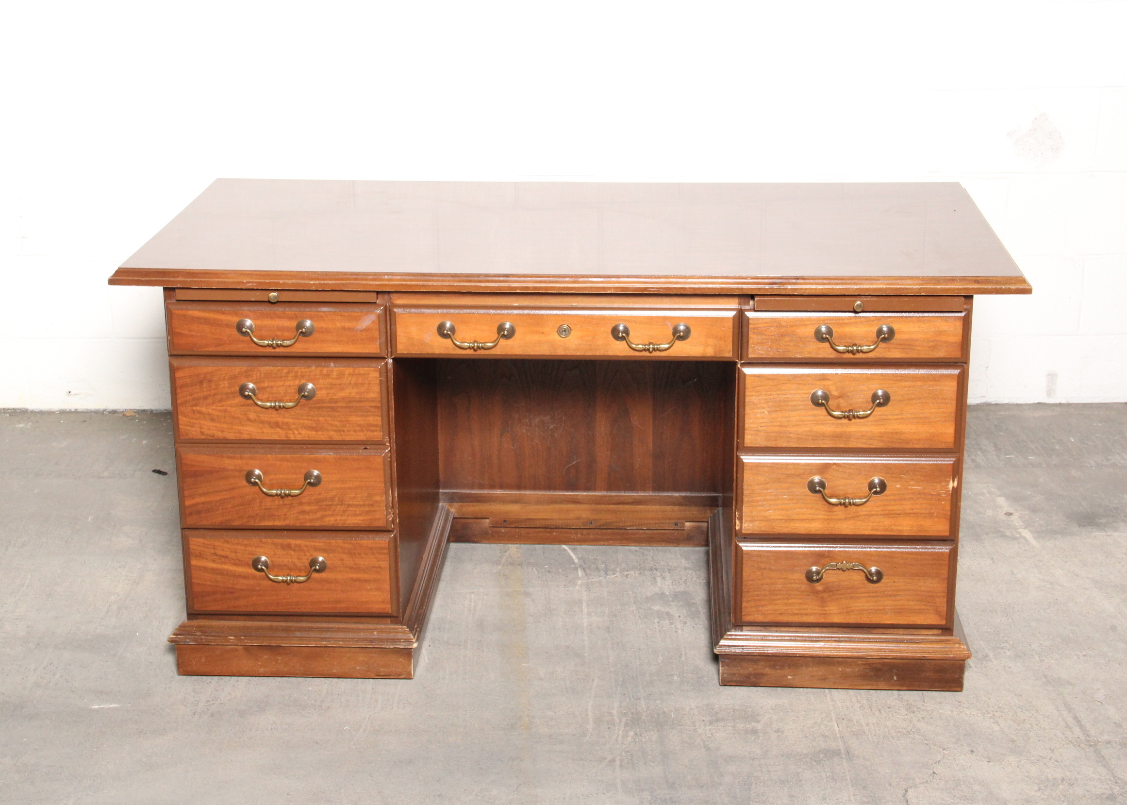 Oak Executive Desk EBTH