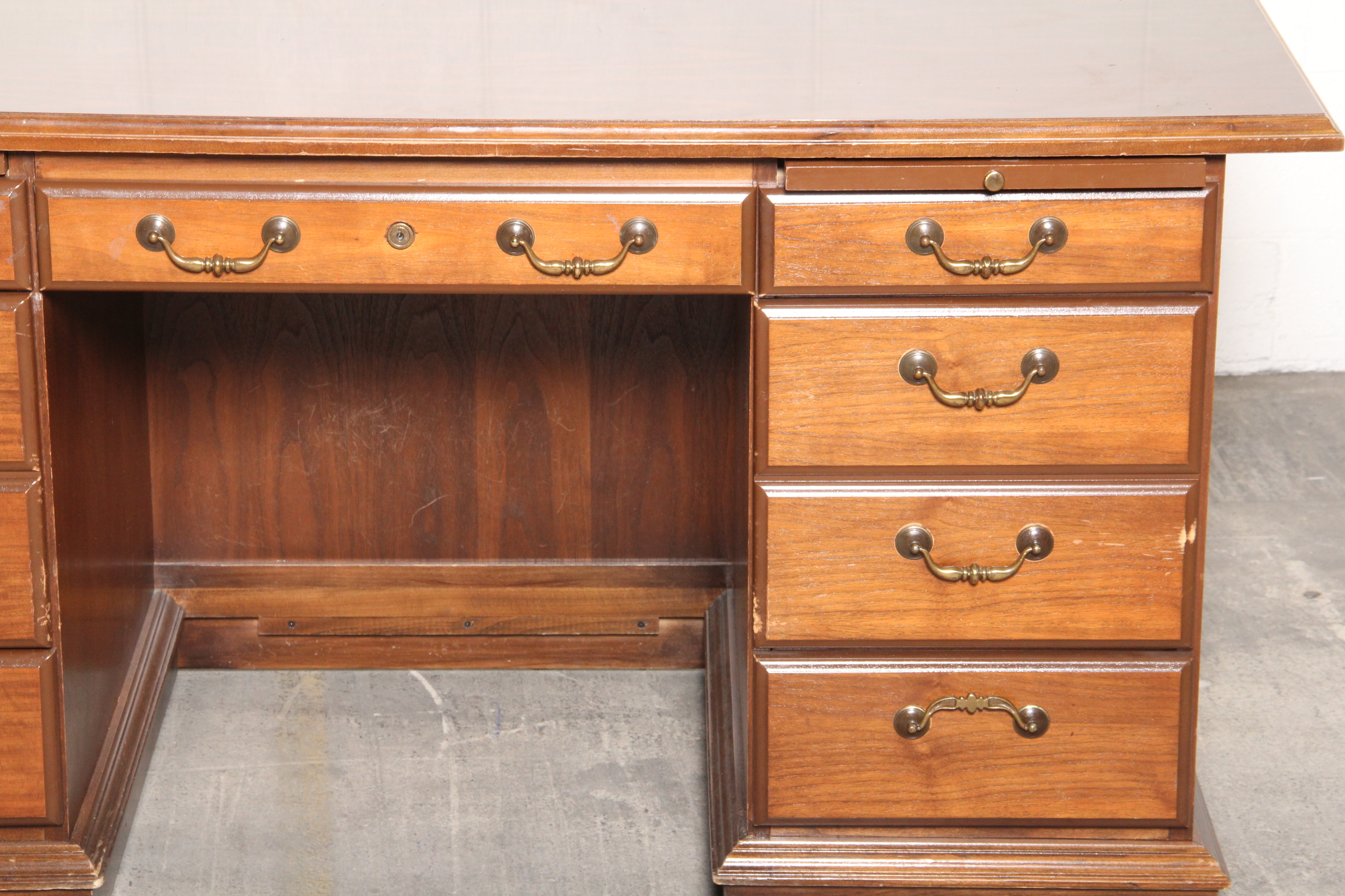 Oak Executive Desk EBTH