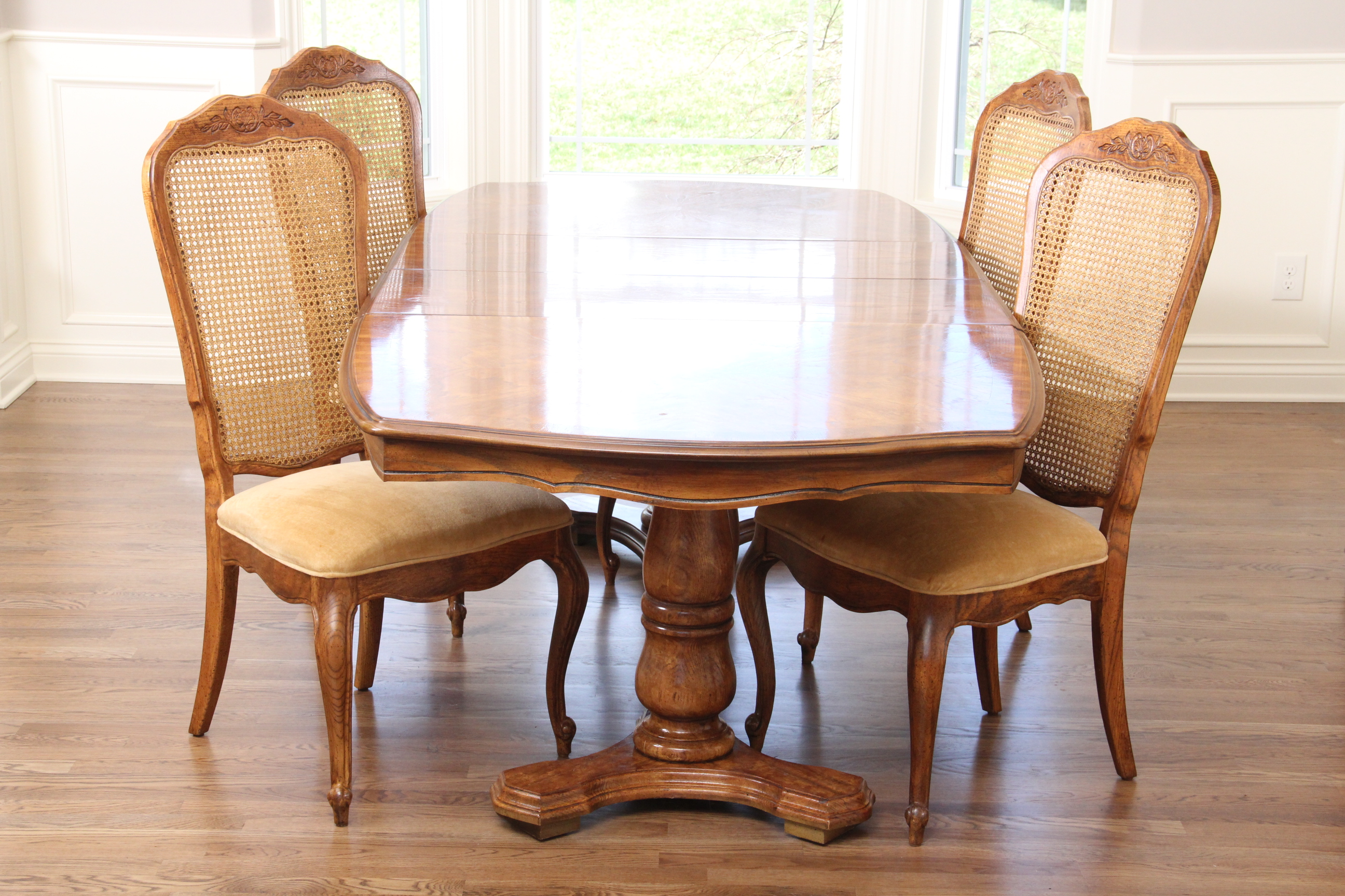 White Oak Veneer Dining Table and Chairs EBTH