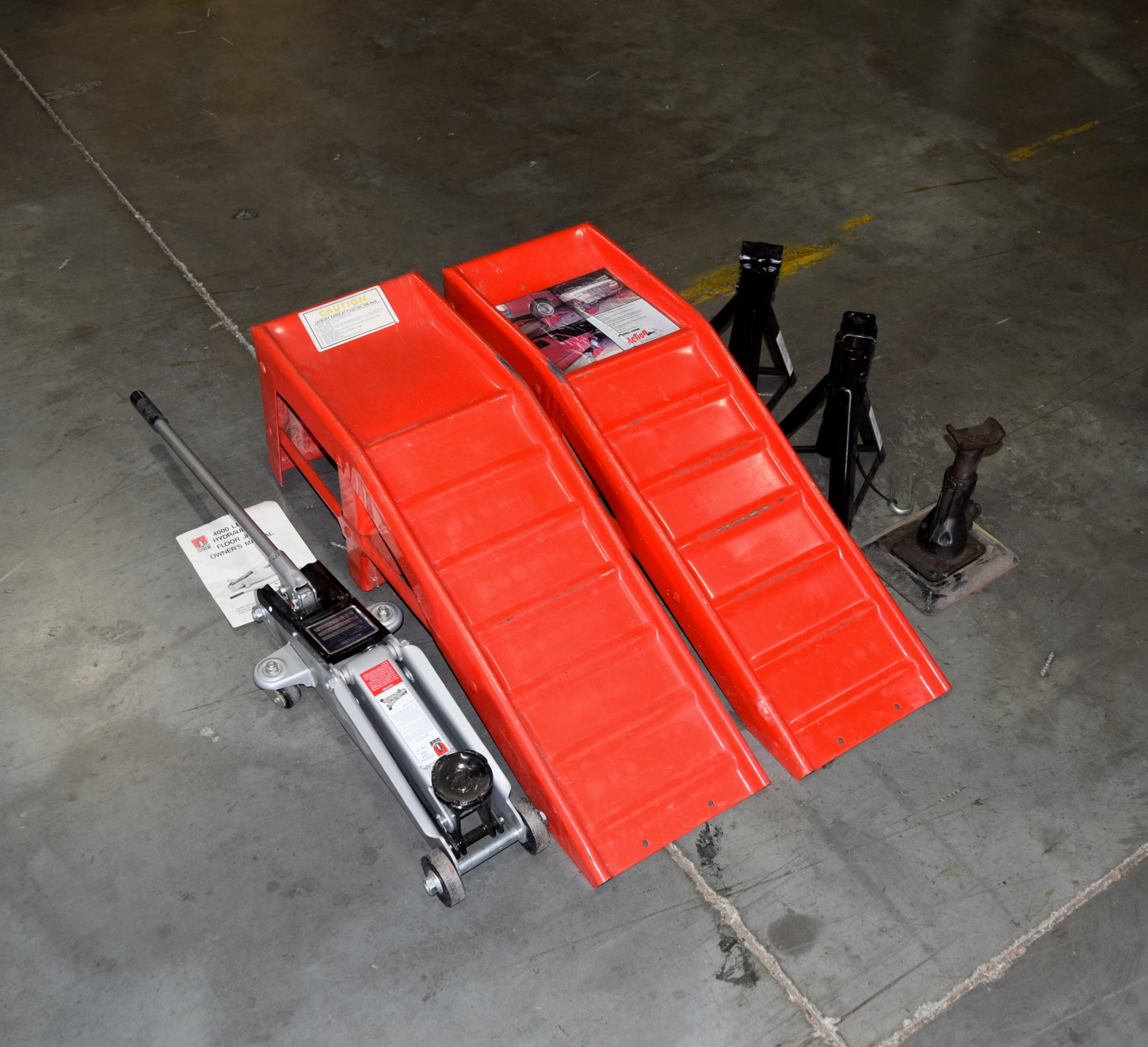 Hydraulic Floor Jack with Car Ramps and Jack Stands EBTH