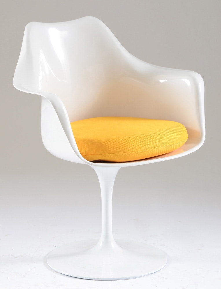 Lexmod Tulip Style Swivel Chair EBTH