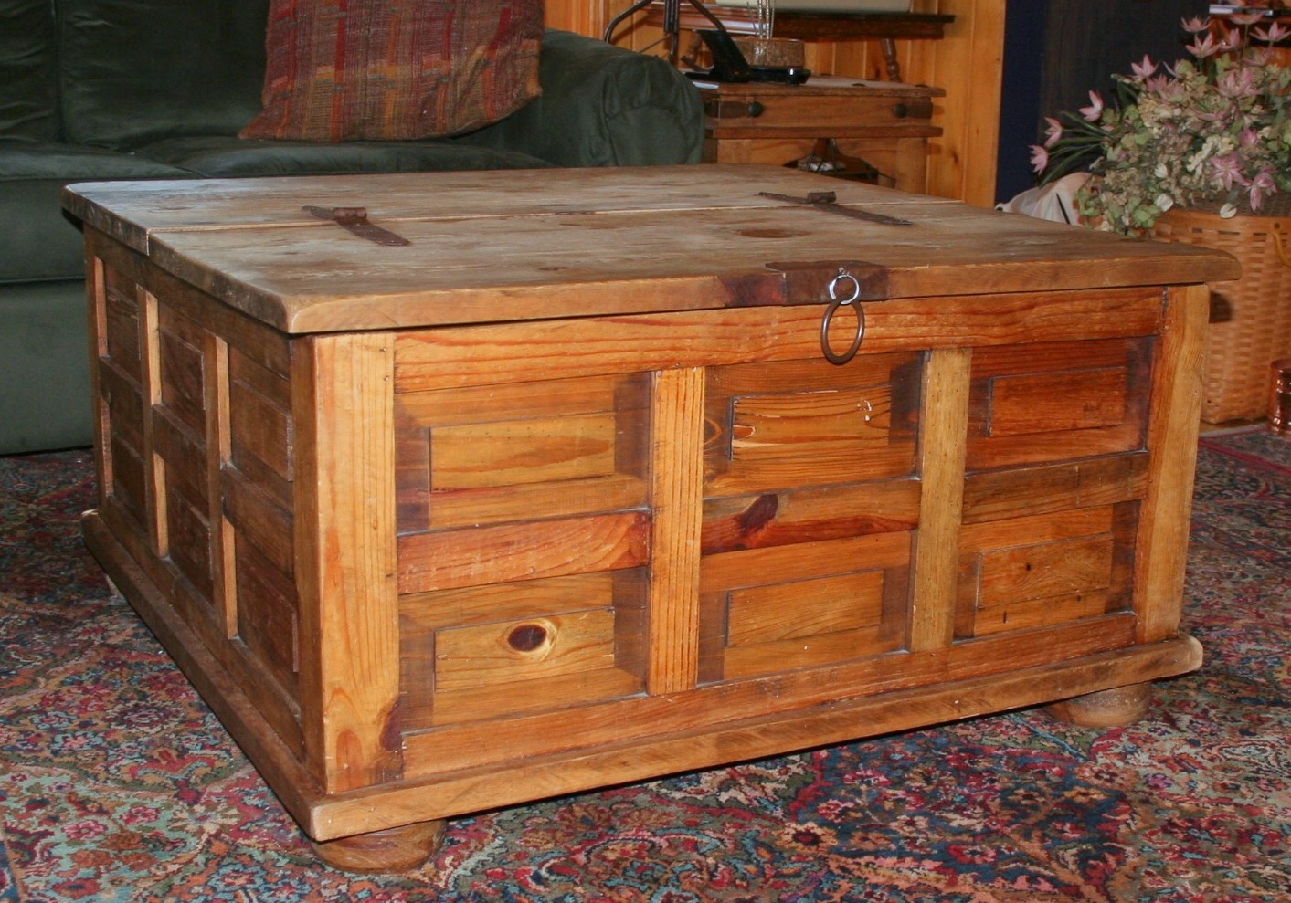 Rustic Pine Coffee Table With Interior Storage EBTH