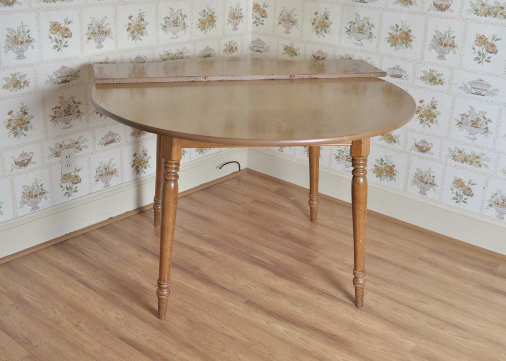 Round Kitchen Table with Additional Leaf EBTH