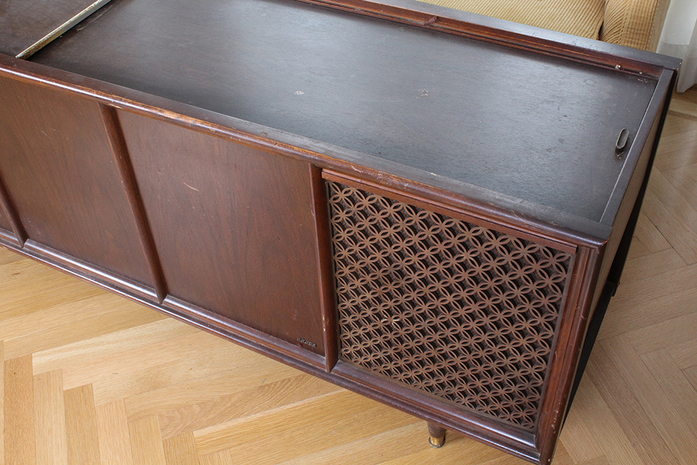 Vintage Magnavox Astro-Sonic Stereo Console | EBTH