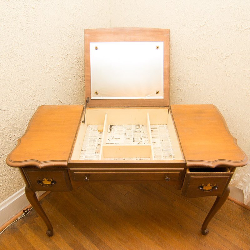 Vintage Flip Top Vanity Desk EBTH