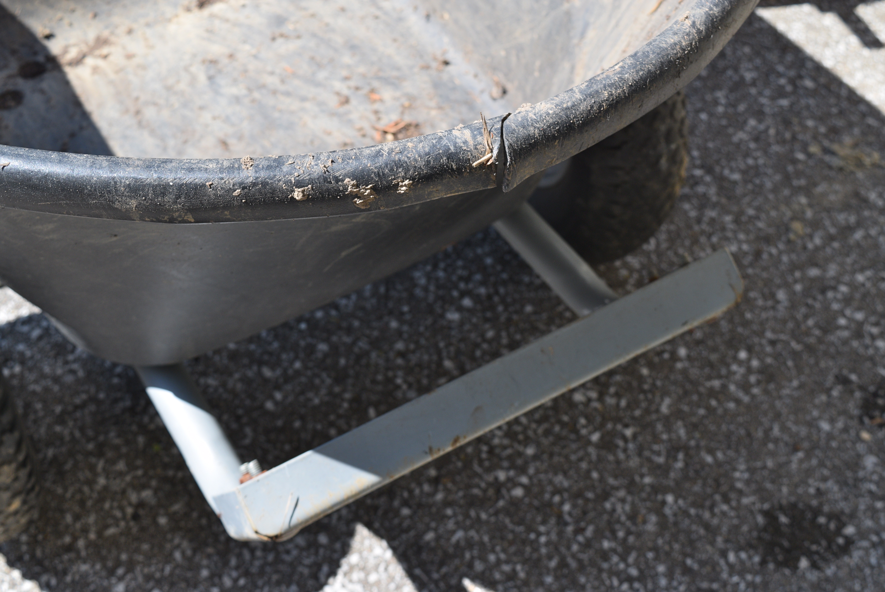 Majik Wheelbarrow and HoseMobile EBTH