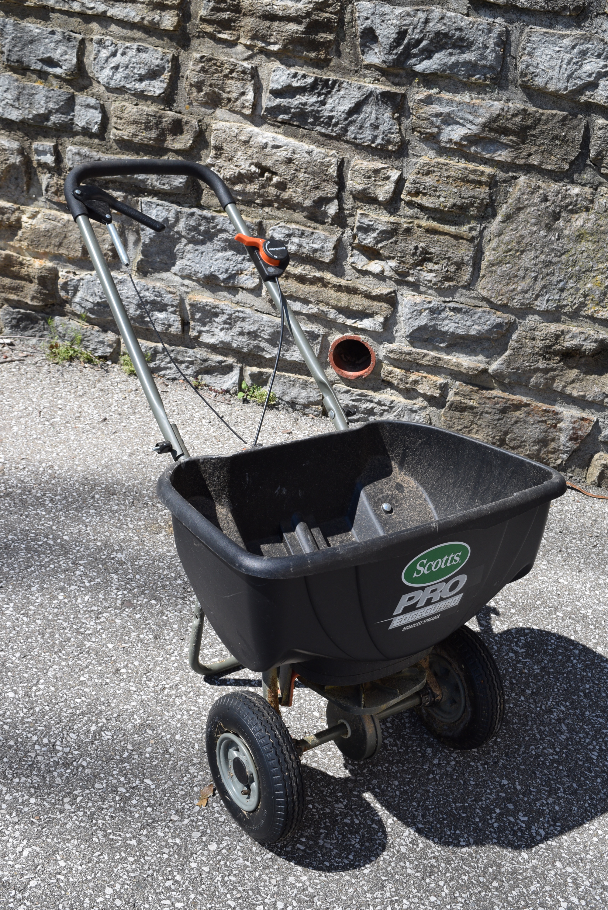 Majik Wheelbarrow and HoseMobile EBTH