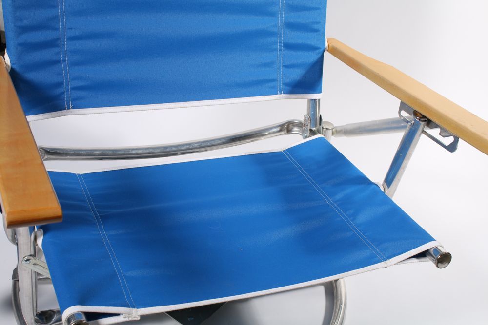 Pair of Suntracker Swivel Beach Chairs EBTH