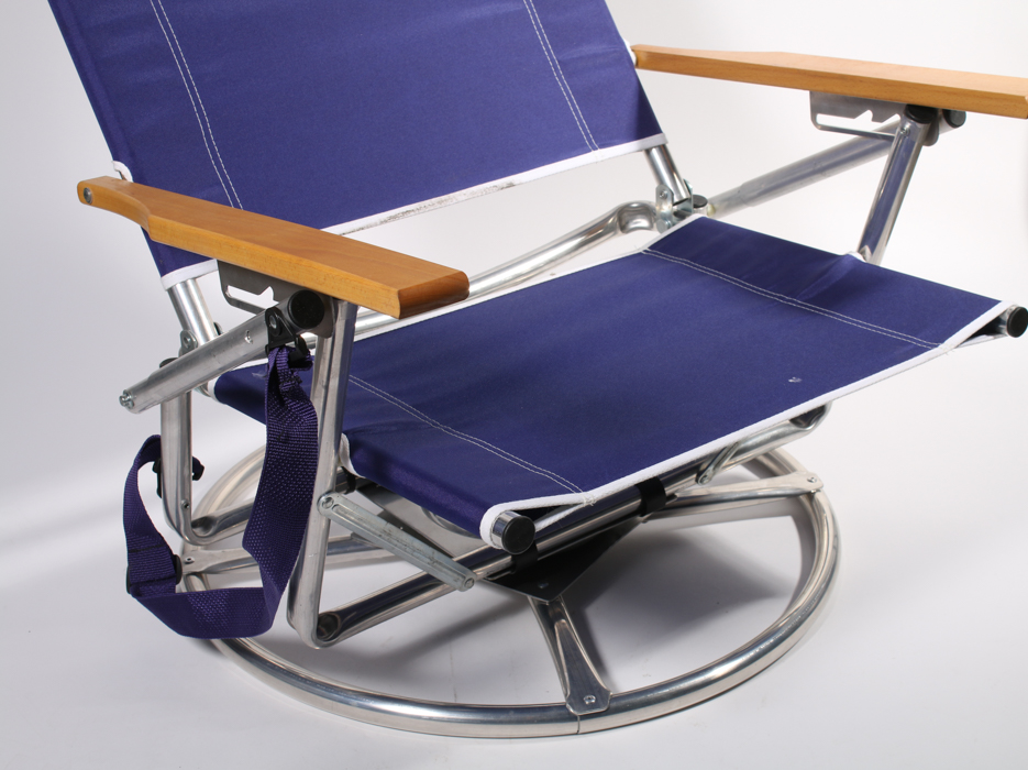 Pair of Suntracker Swivel Beach Chairs EBTH