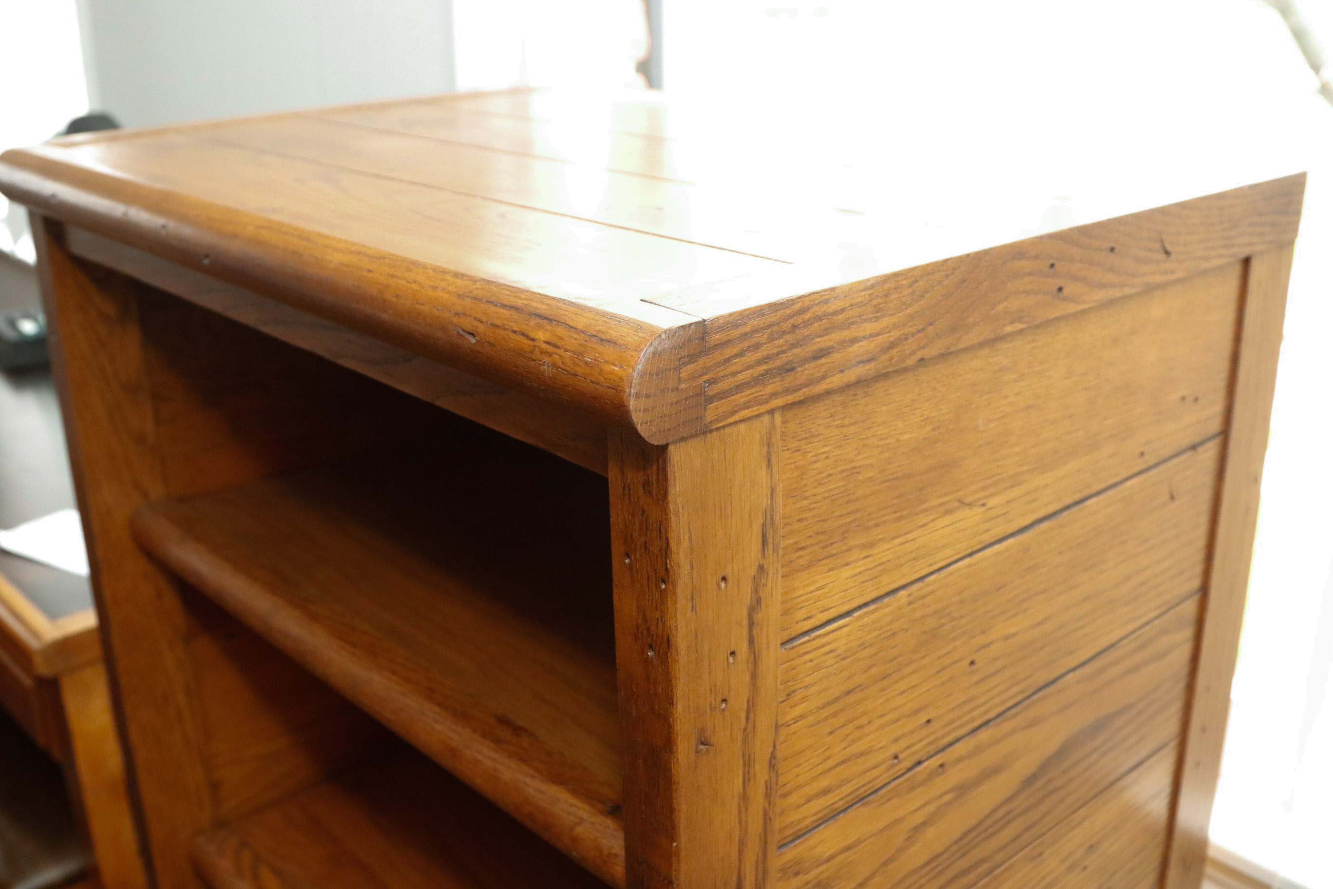 Young Hinkle Outrigger Bookcase EBTH