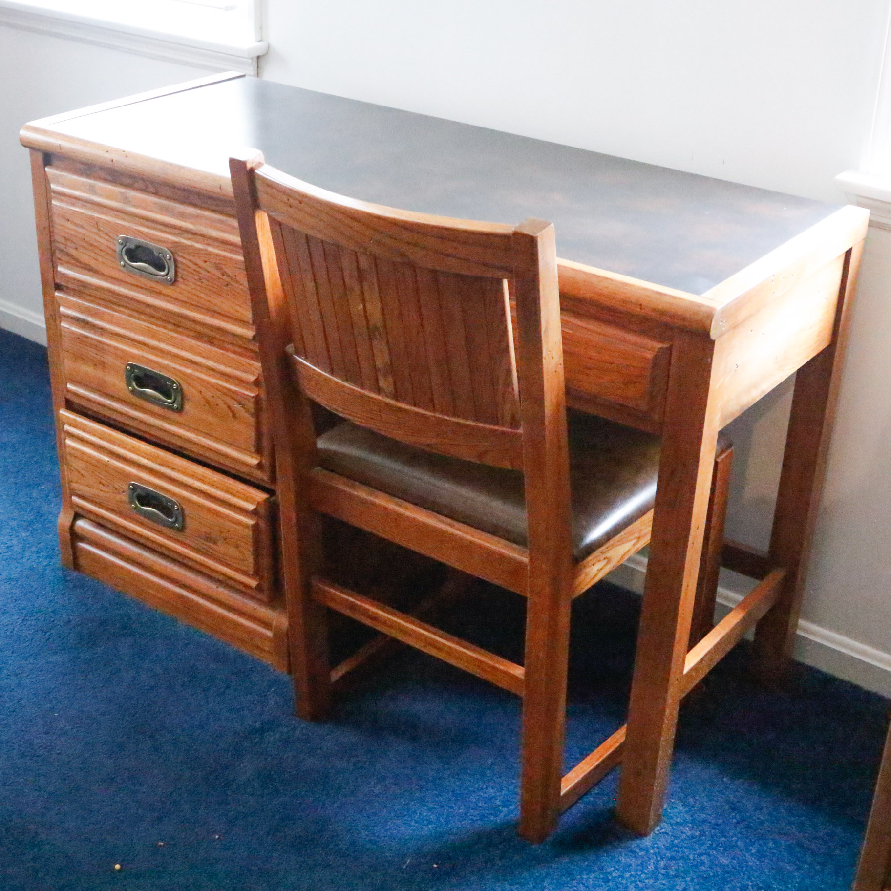 Young Hinkle Outrigger Desk And Chair Ebth