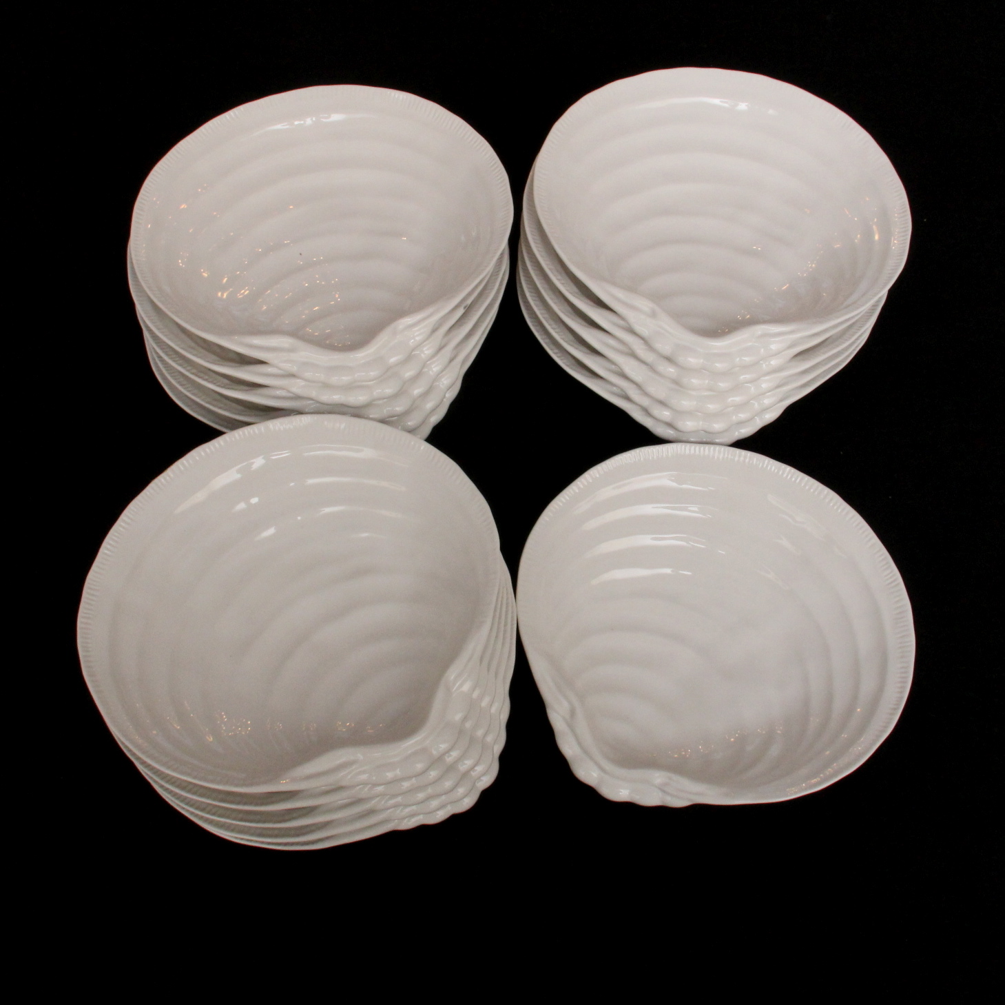 Sixteen Pottery Barn Shell Dishes EBTH