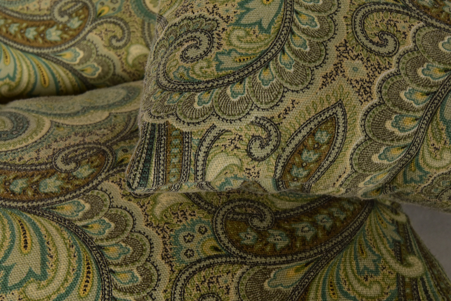 Set of Pottery Barn Throw Pillows EBTH