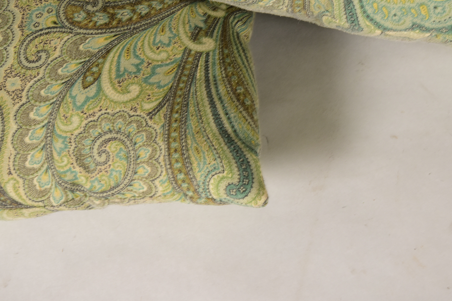 Set of Pottery Barn Throw Pillows EBTH