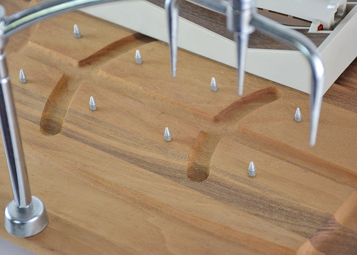 Vintage Wood Meat Carving Board With Spikes and Electric Knife EBTH