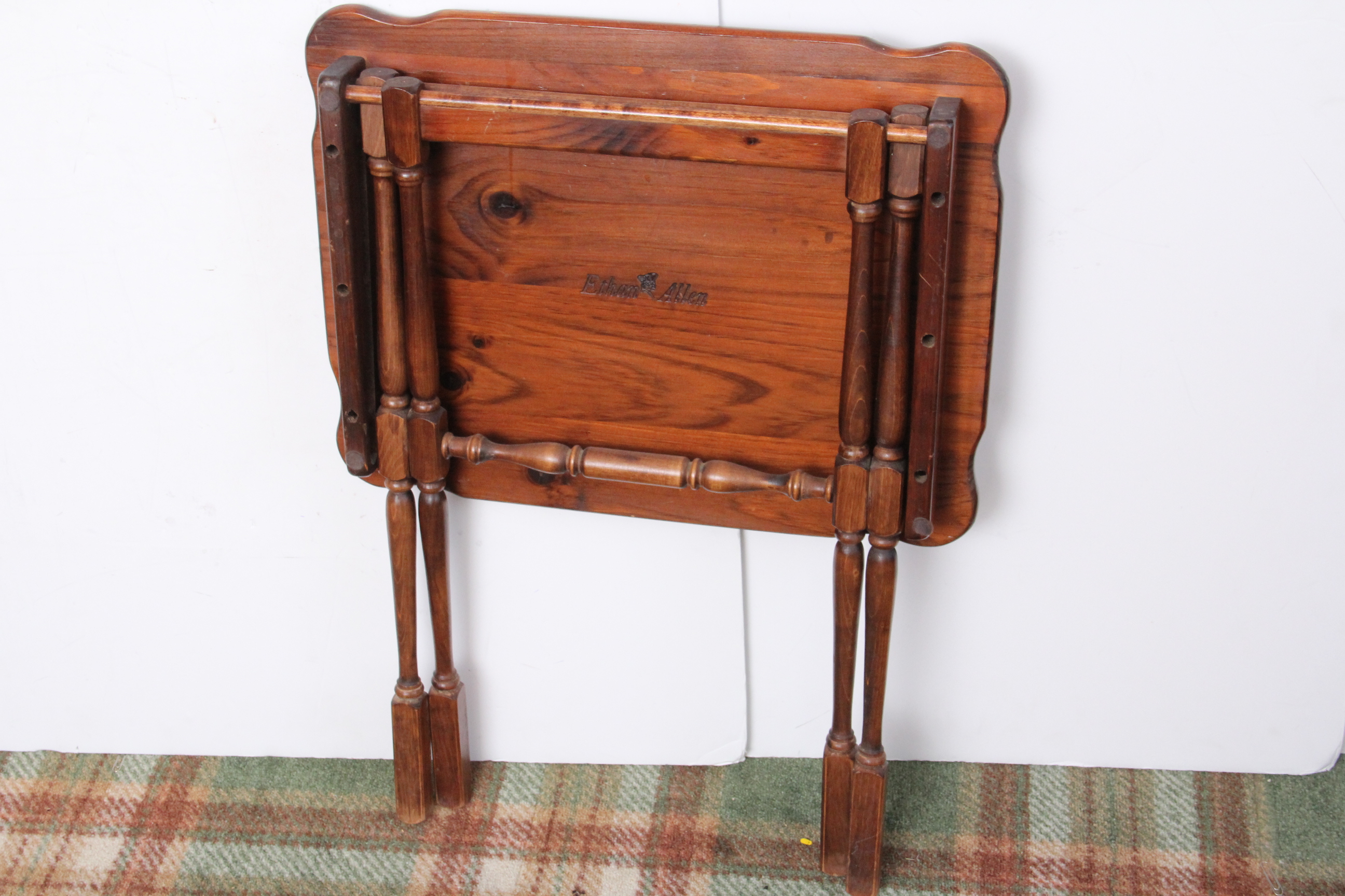 Set of Four Ethan Allen Pine TV Trays EBTH