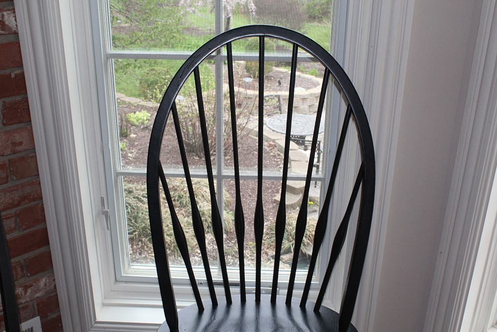 Broyhill Attic Heirlooms Windsor Style Black Chairs EBTH