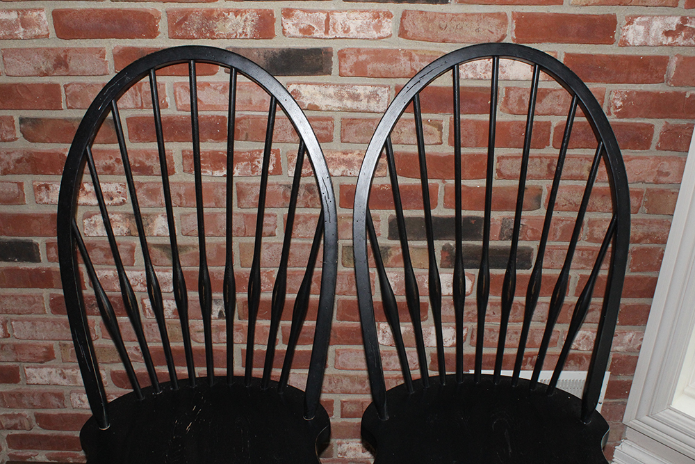 Broyhill Attic Heirlooms Windsor Style Black Chairs EBTH