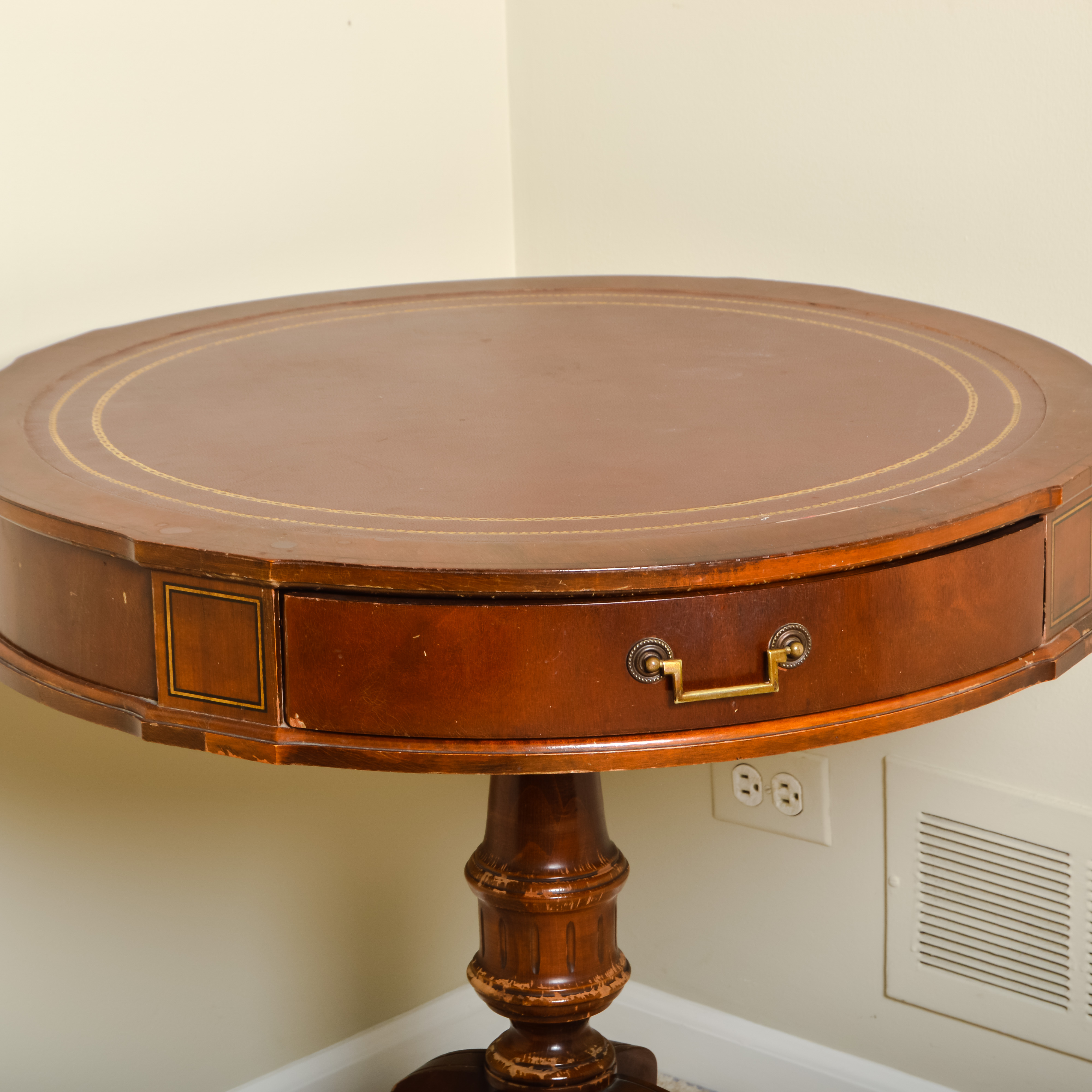 Duncan Phyfe Style Accent Table with Leather Top EBTH