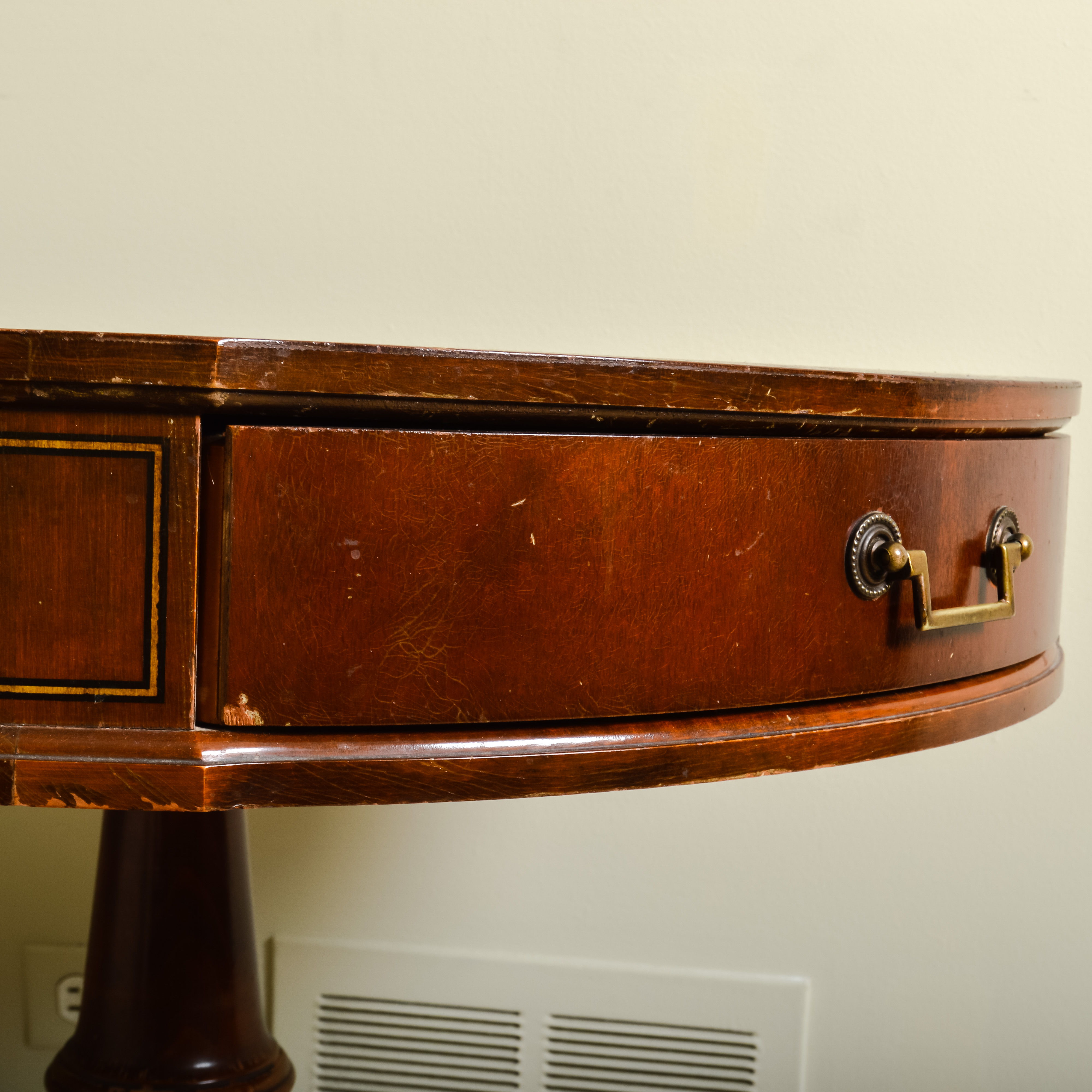 Duncan Phyfe Style Accent Table with Leather Top EBTH