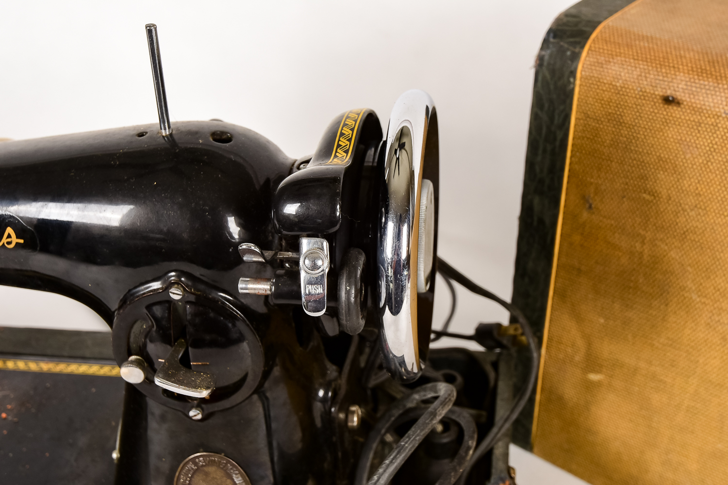 Vintage Aldens Sewing Machine | EBTH