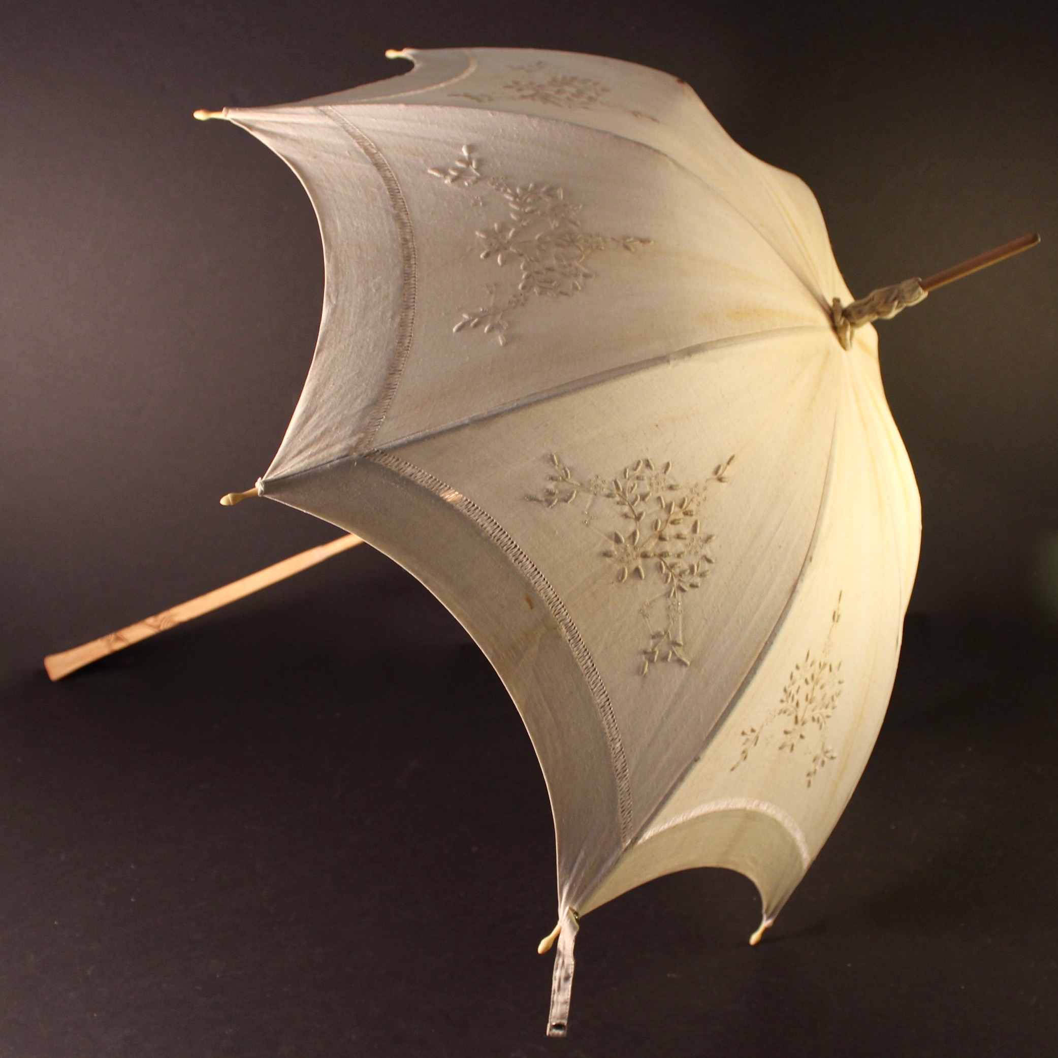 Circa 1915 Embroidered Linen Parasol EBTH