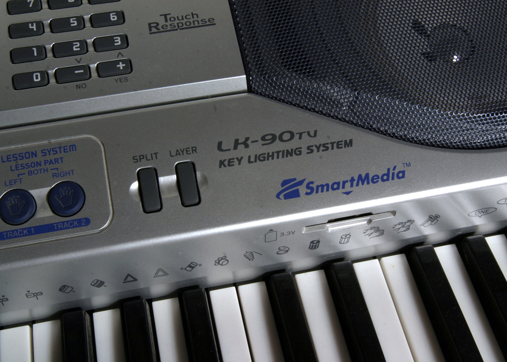 Casio LK90TV Keyboard on Stand EBTH