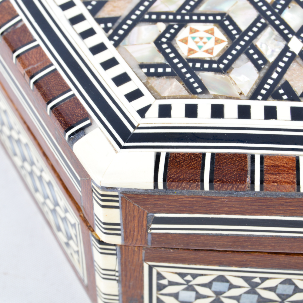 Egyptian Mother of Pearl & Paua Shell Inlaid Handmade Box EBTH