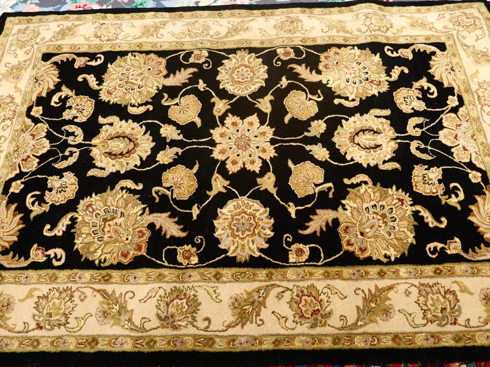 Comtemporary Jaclyn Smith Indian Mahal Area Rug | EBTH