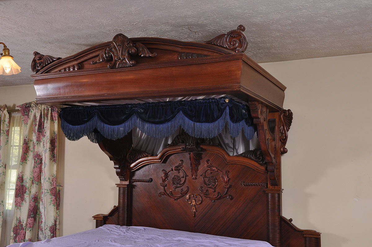 Antique Empire Mahogany Veneer King Size Canopy Bed EBTH