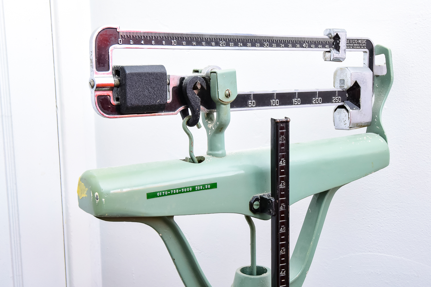 Vintage DetectoMedic Floor Scale EBTH