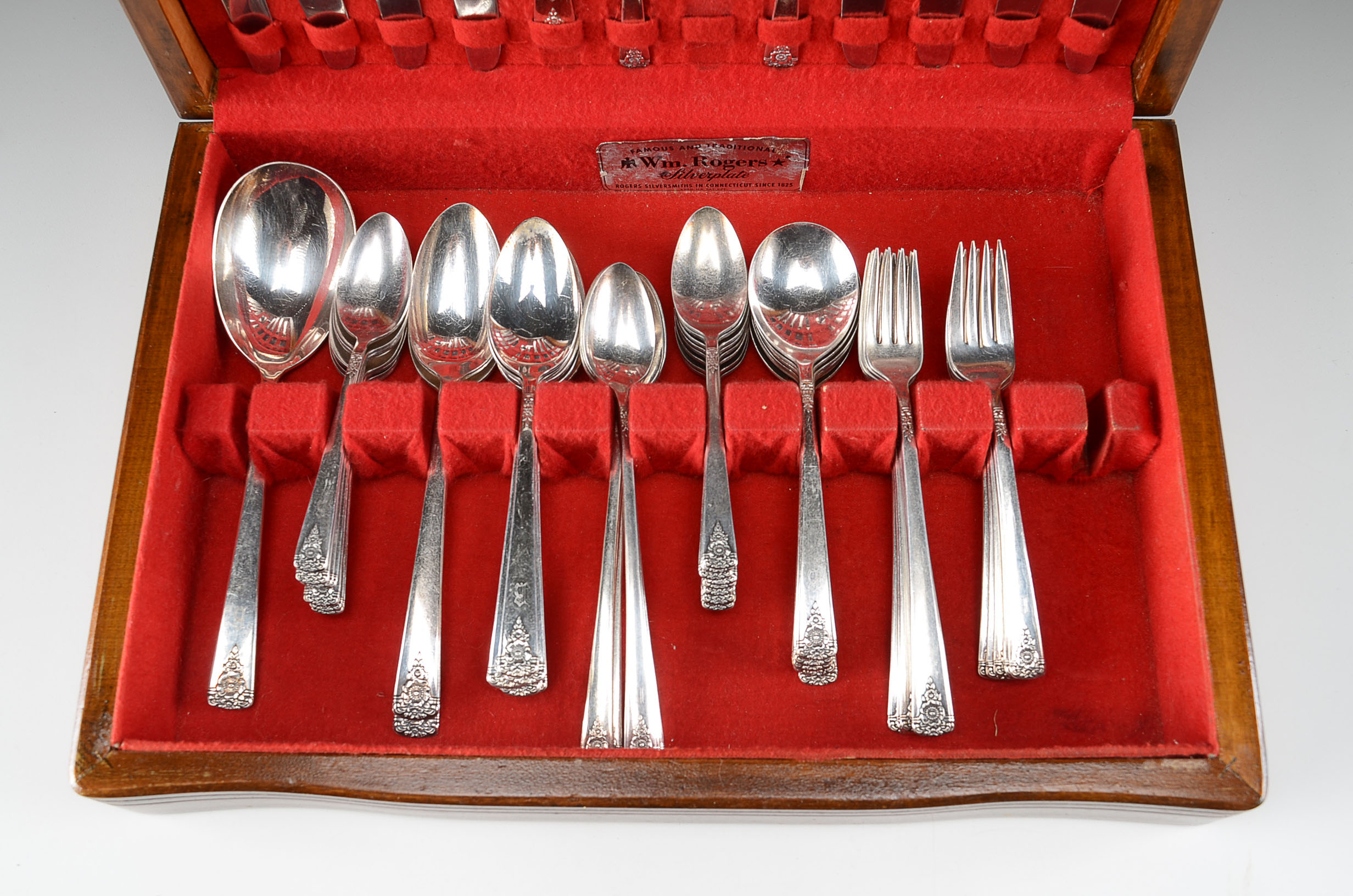wm-rogers-spring-charm-silver-plate-flatware-set-ebth