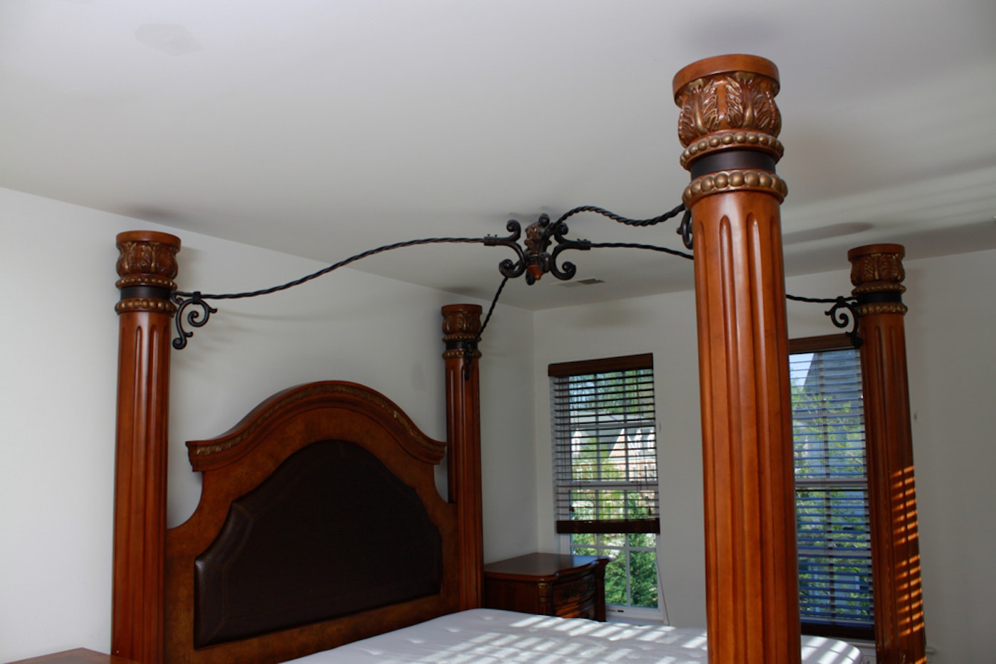 King Size Column Canopy Bed Frame : EBTH