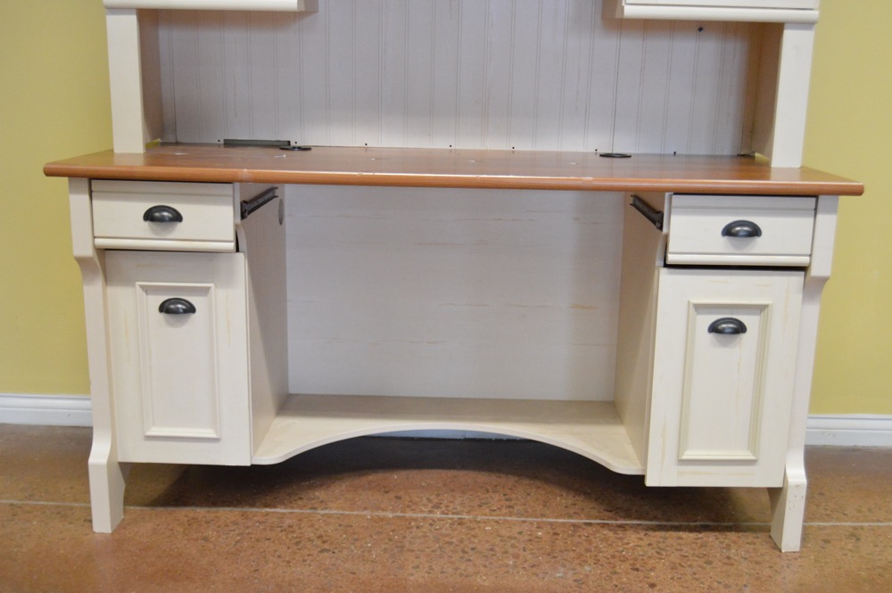 Christopher Lowell Shore Desk with Hutch EBTH