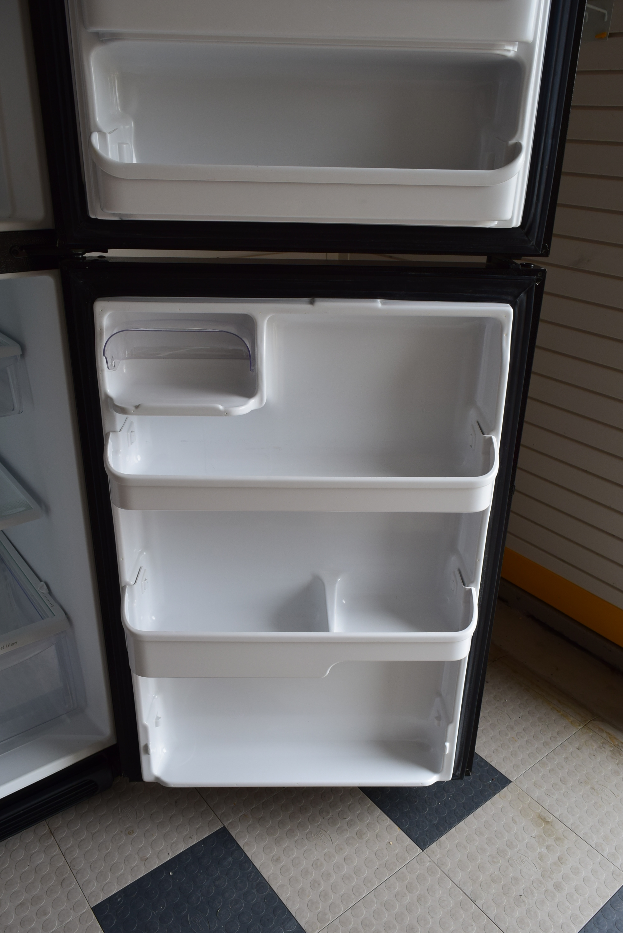 Black Frigidaire TopMount Refrigerator/Freezer EBTH