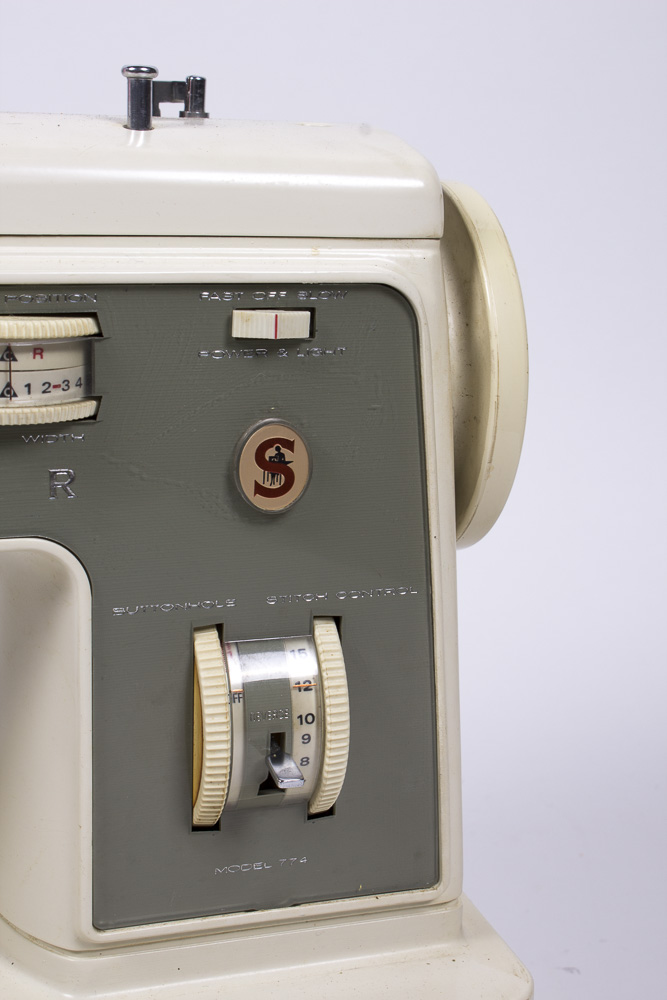 Singer 774 Sewing Machine EBTH