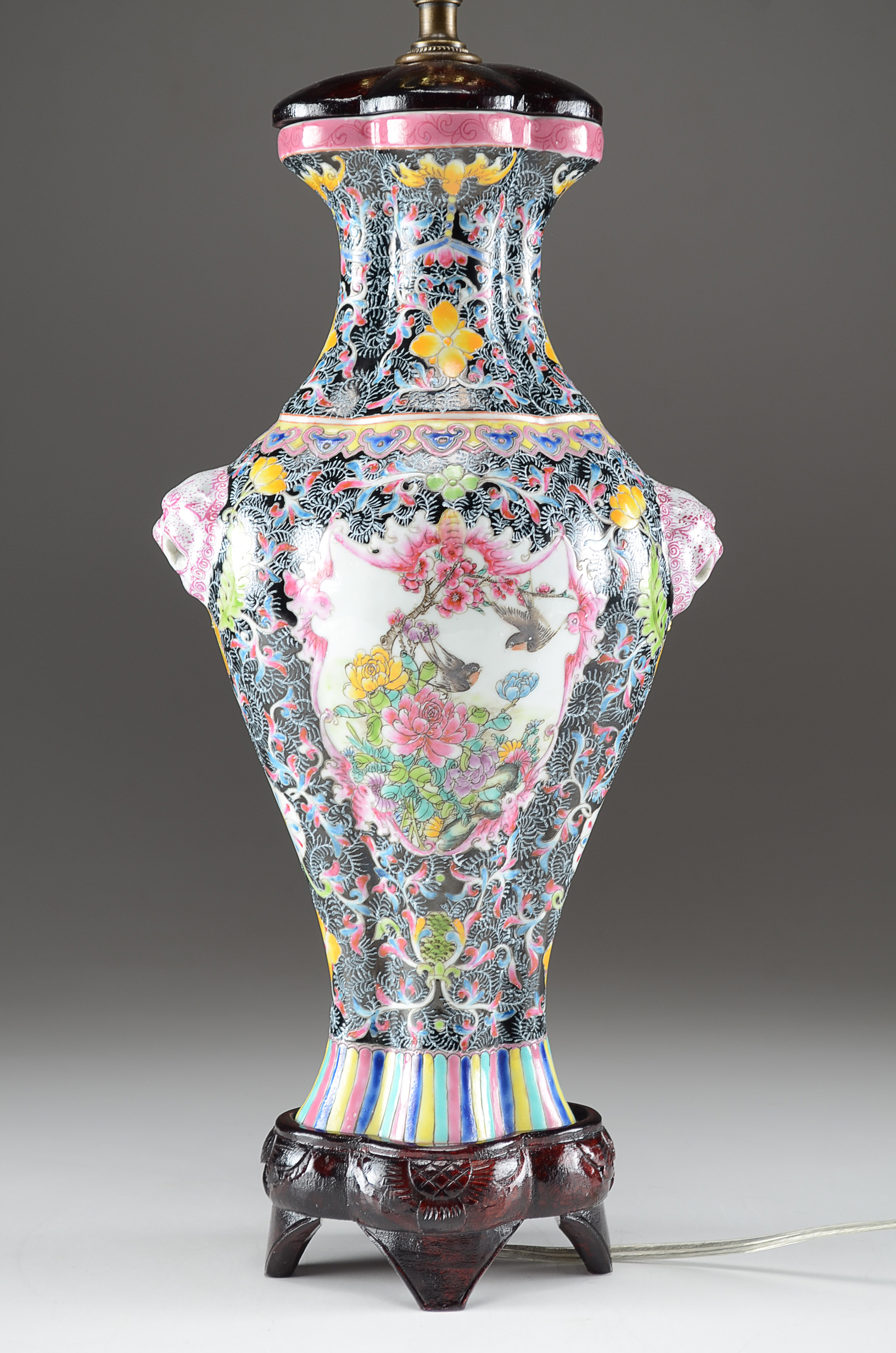 Chinese Style Vase Lamp EBTH