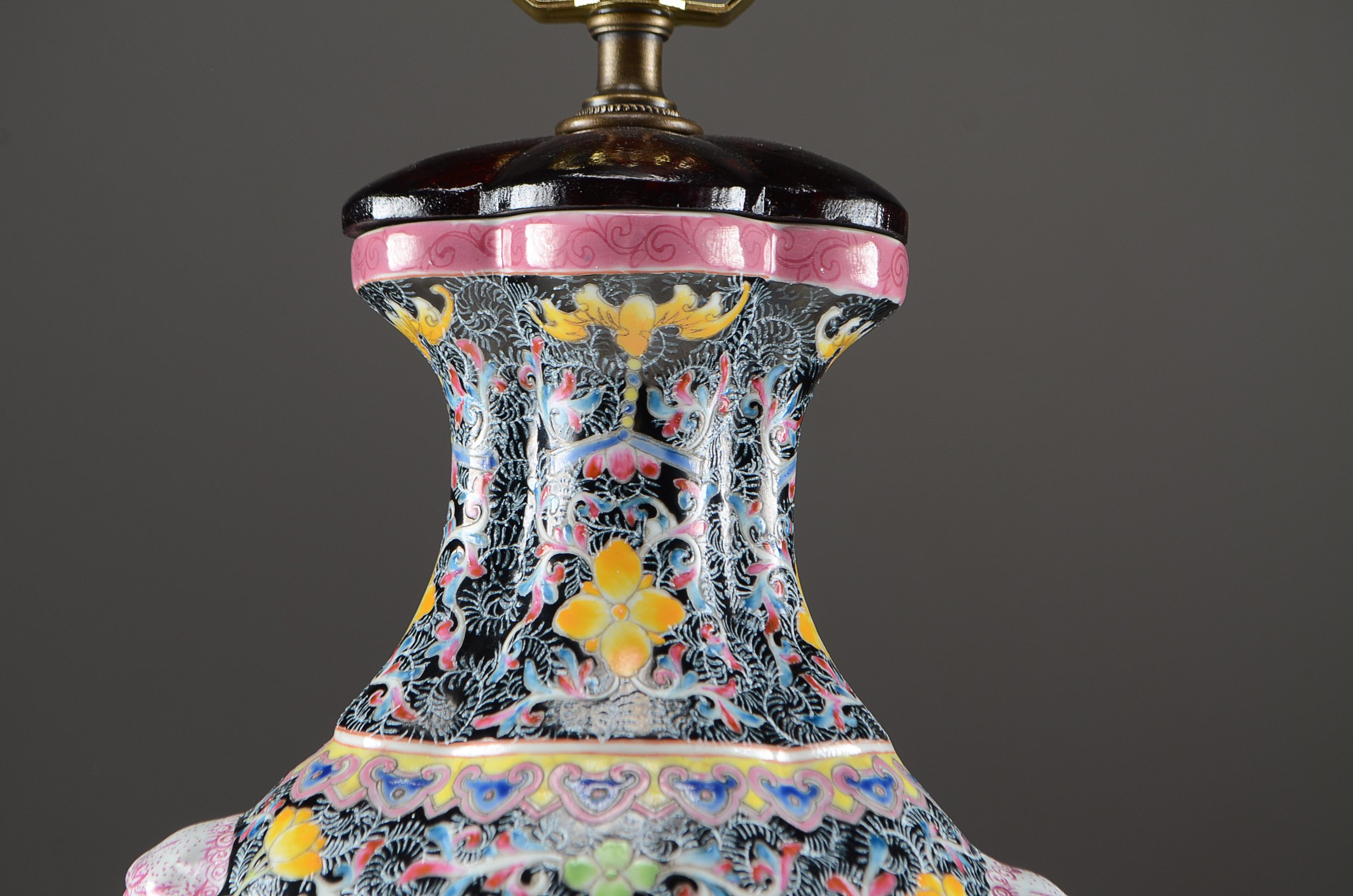 Chinese Style Vase Lamp EBTH