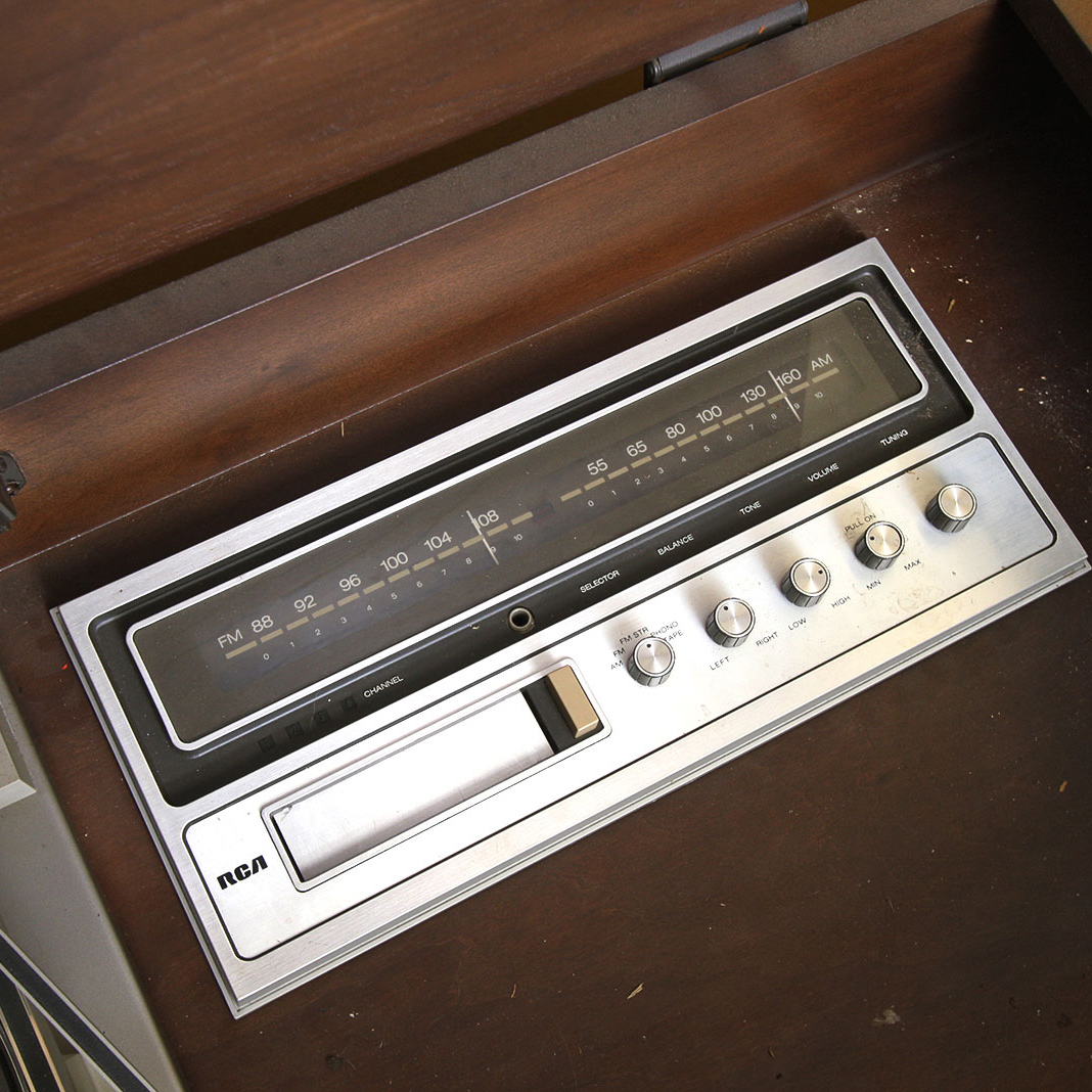 Beautiful Vintage RCA Console Stereo with Solid Wood EBTH
