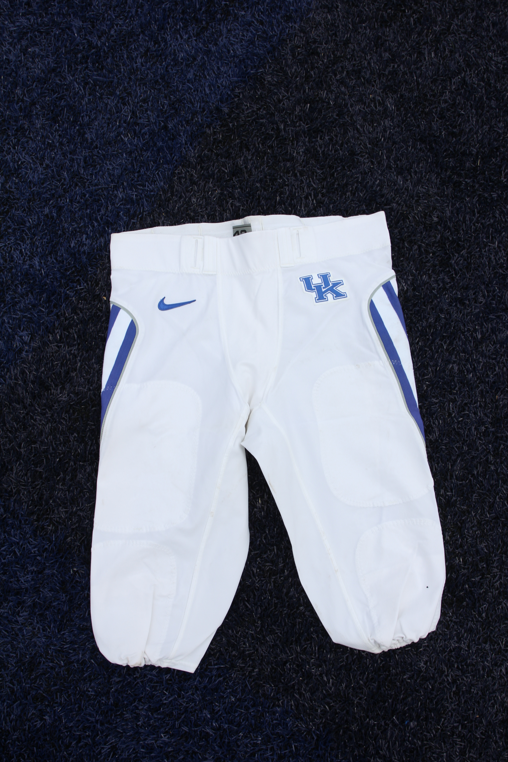 127 Pairs of White and Blue UK Football Practice Pants EBTH