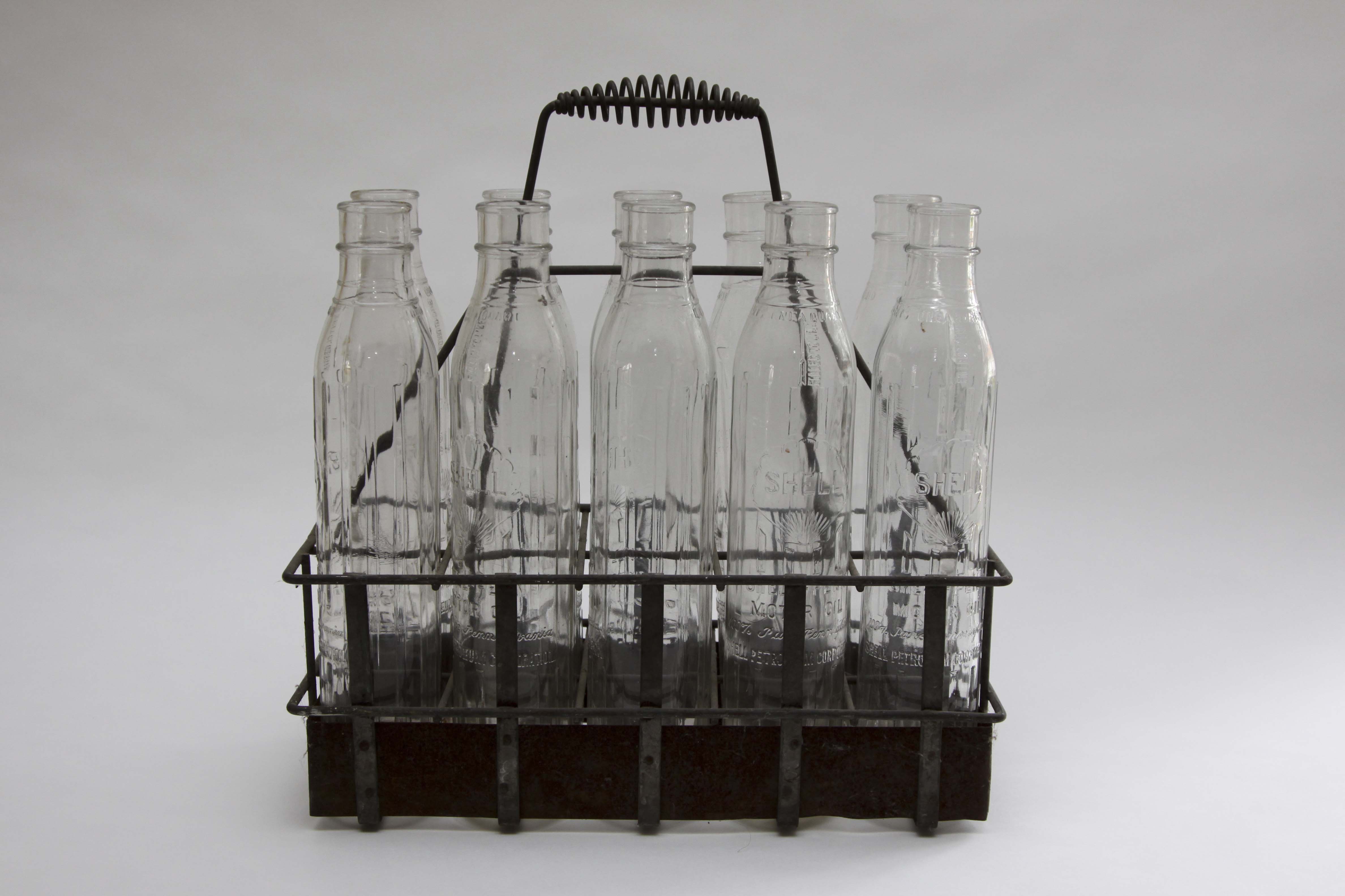 Ten Vintage ShellPenn Glass Motor Oil Bottles With Metal Carrier EBTH