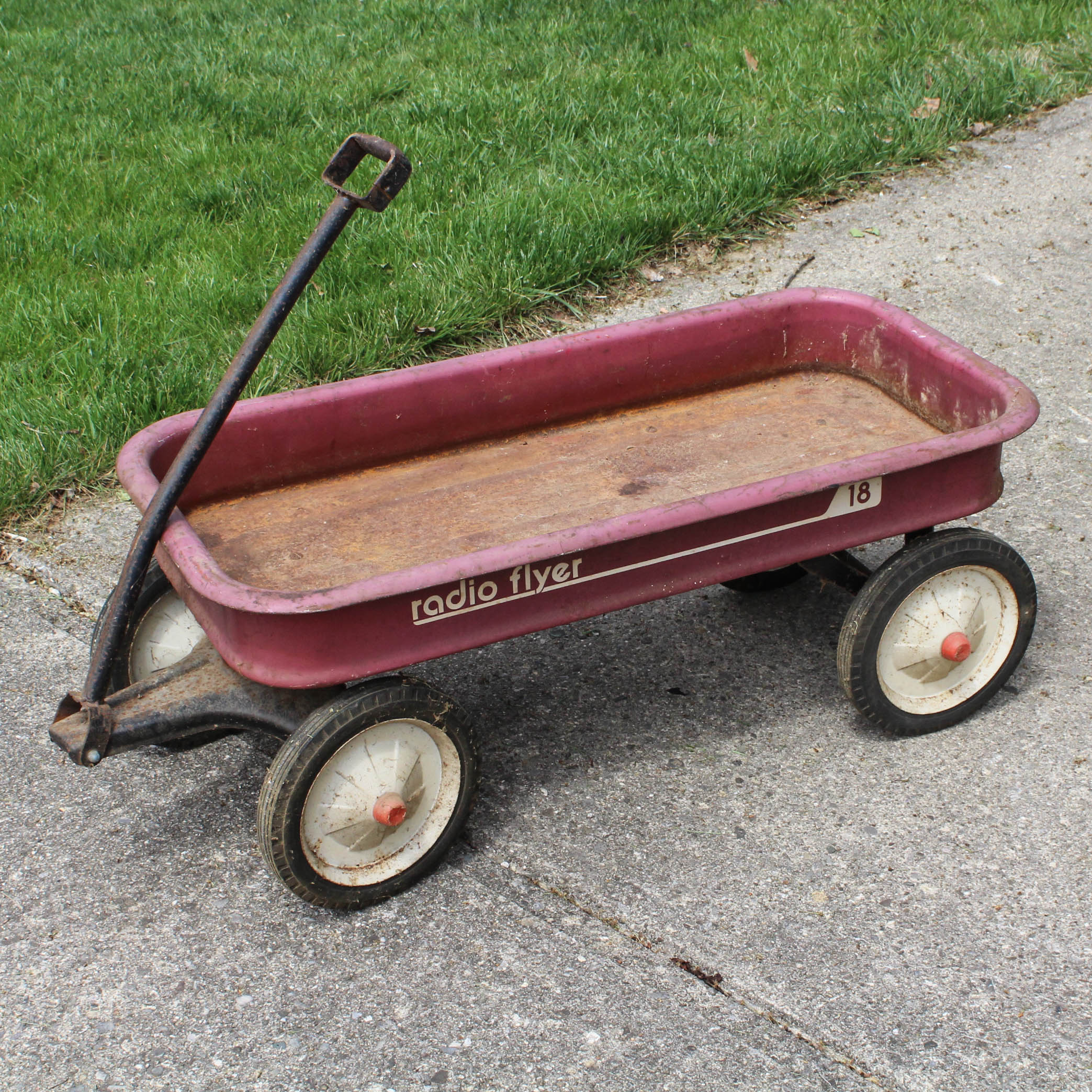 white radio flyer wagon