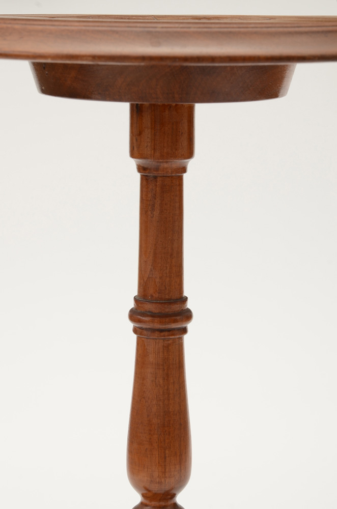 Victorian Eastlake Walnut Plant Stand EBTH