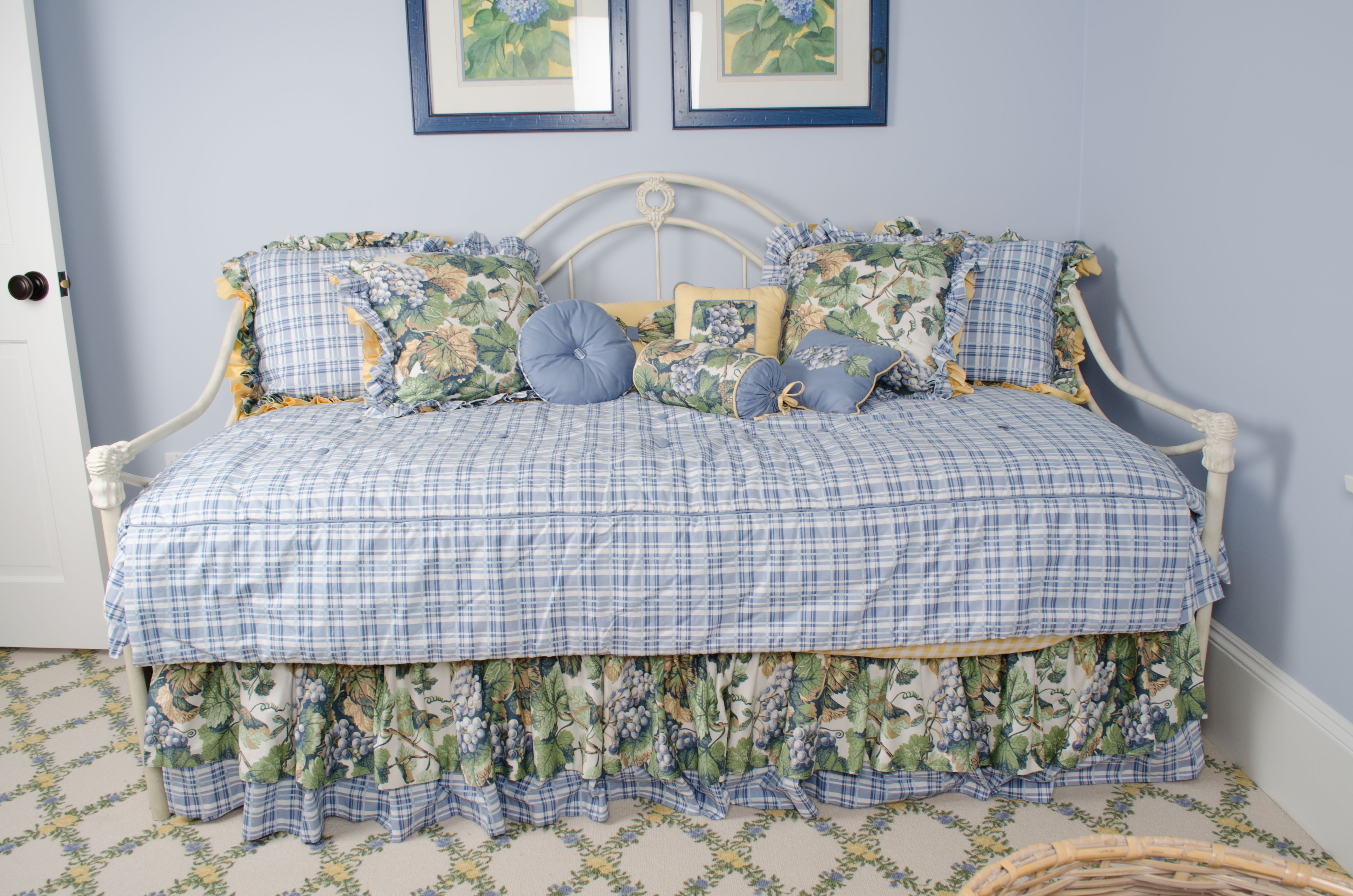 Cast Iron Trundle Day Bed EBTH