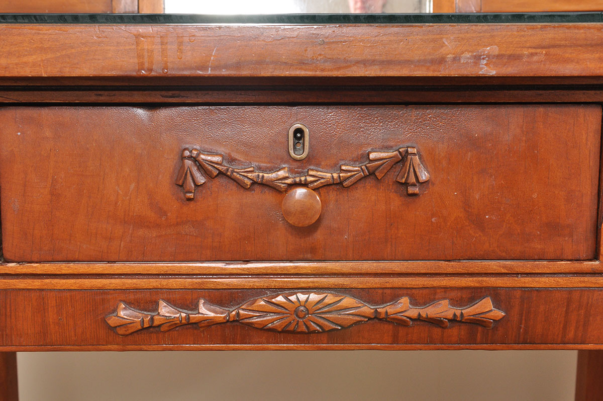 Antique Cherry Dressing Table with Three Drawers and TriFold Mirror EBTH