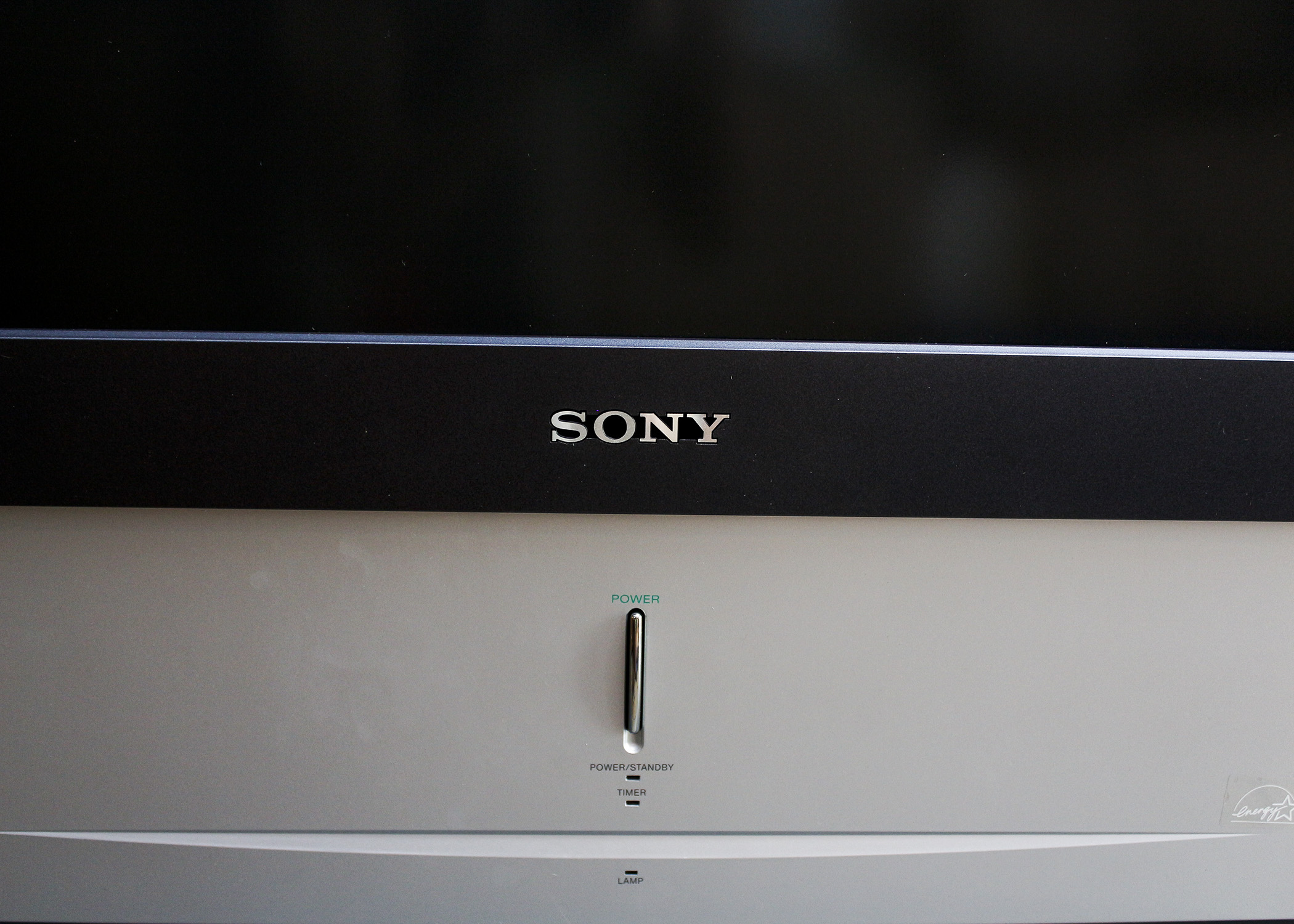 Sony Grand WEGA 60Inch HDTVReady LCD Rear Projection TV with Remote