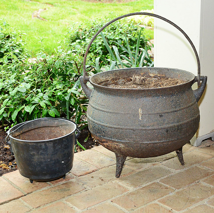 Vintage Cast Iron Cauldron EBTH